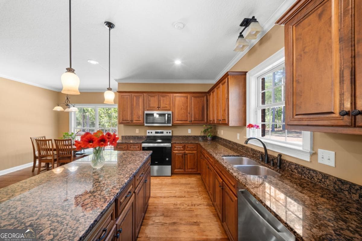 5 bedroom, 3.5 bathroom, 3,576 sq ft single family residence for sale at 392 Indigo Hills Road, Pembroke, GA 31321 — photo 5