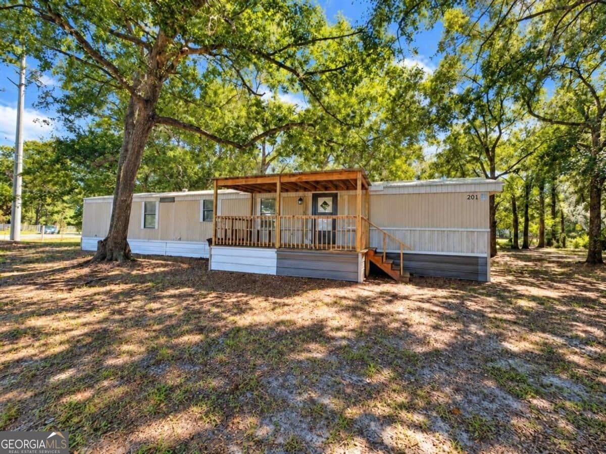 2 bedroom, 2 bathroom, 950 sq ft manufactured home,single family residence for rent at 201 Sloan Street, St. Marys, GA 31558 for $1,200 a month