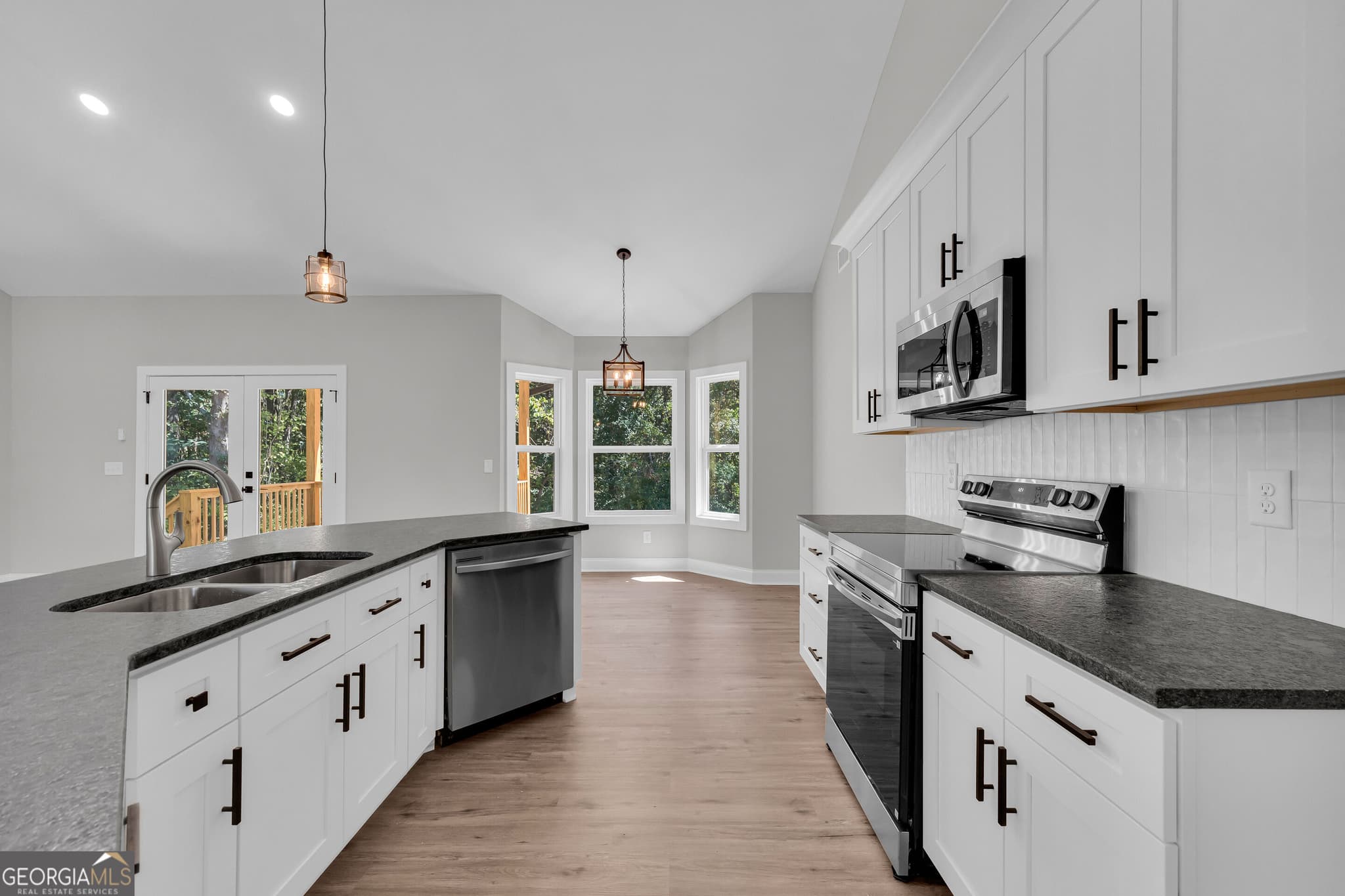3 bedroom, 2 bathroom, 1,570 sq ft single family residence for sale at 64 Harbor Heights Circle, Lavonia, GA 30553 — photo 10