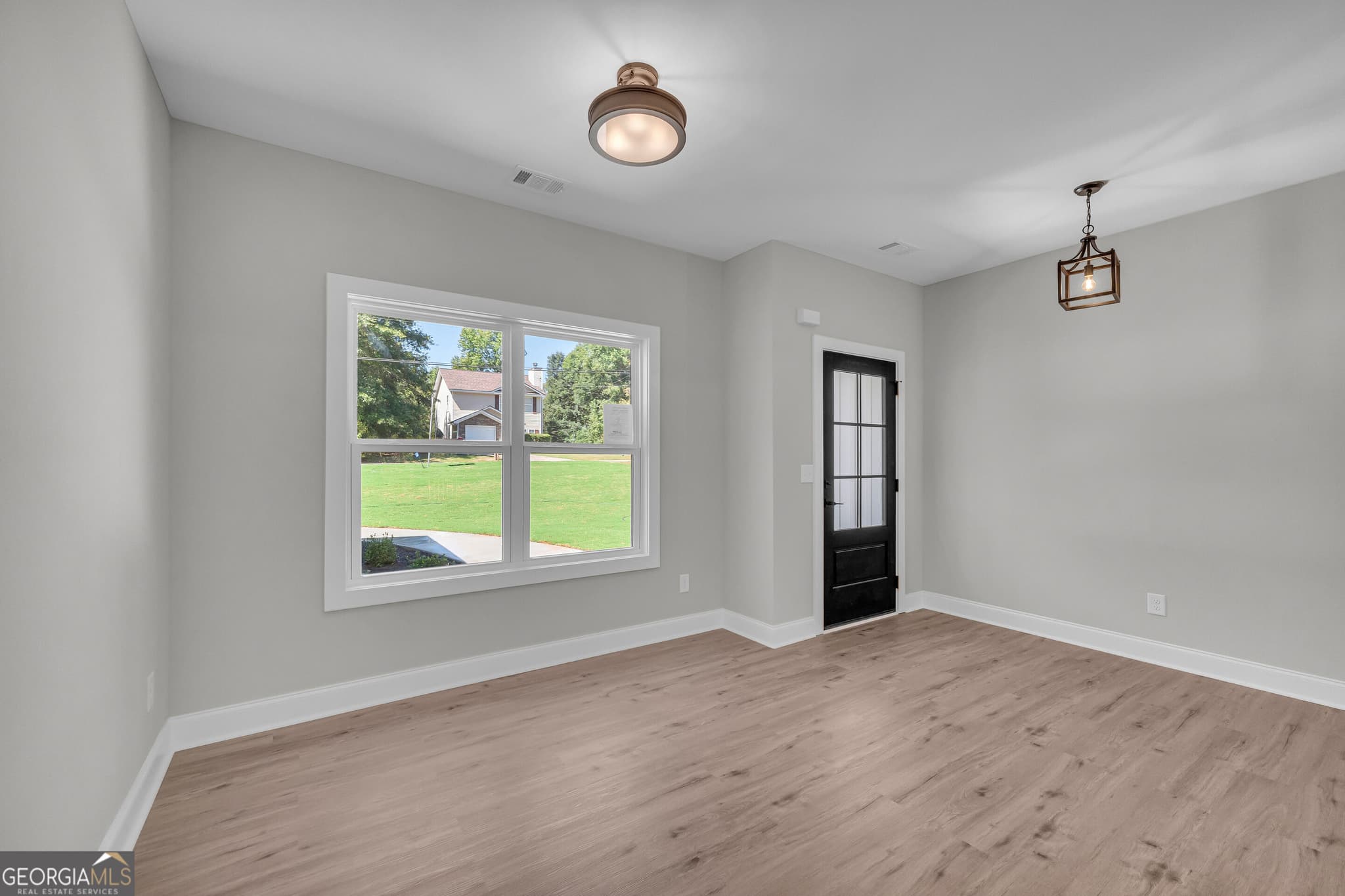 3 bedroom, 2 bathroom, 1,570 sq ft single family residence for sale at 64 Harbor Heights Circle, Lavonia, GA 30553 — photo 8