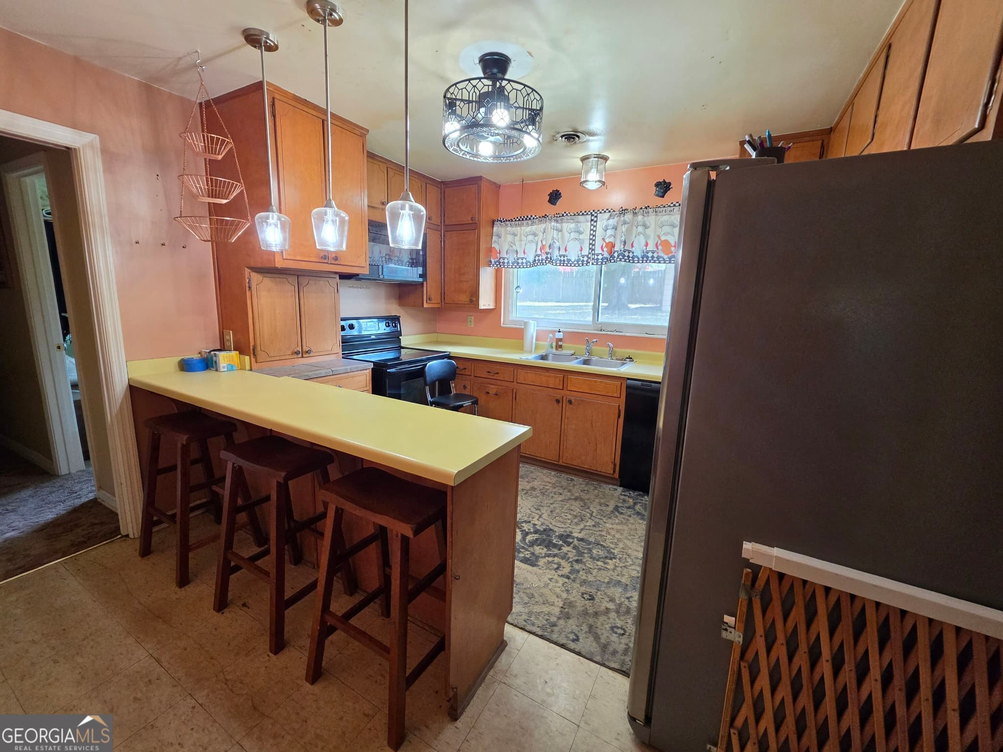 3 bedroom, 2 bathroom, 1,785 sq ft single family residence for sale at 121 Pine Lane Drive, Milledgeville, GA 31061 — photo 5
