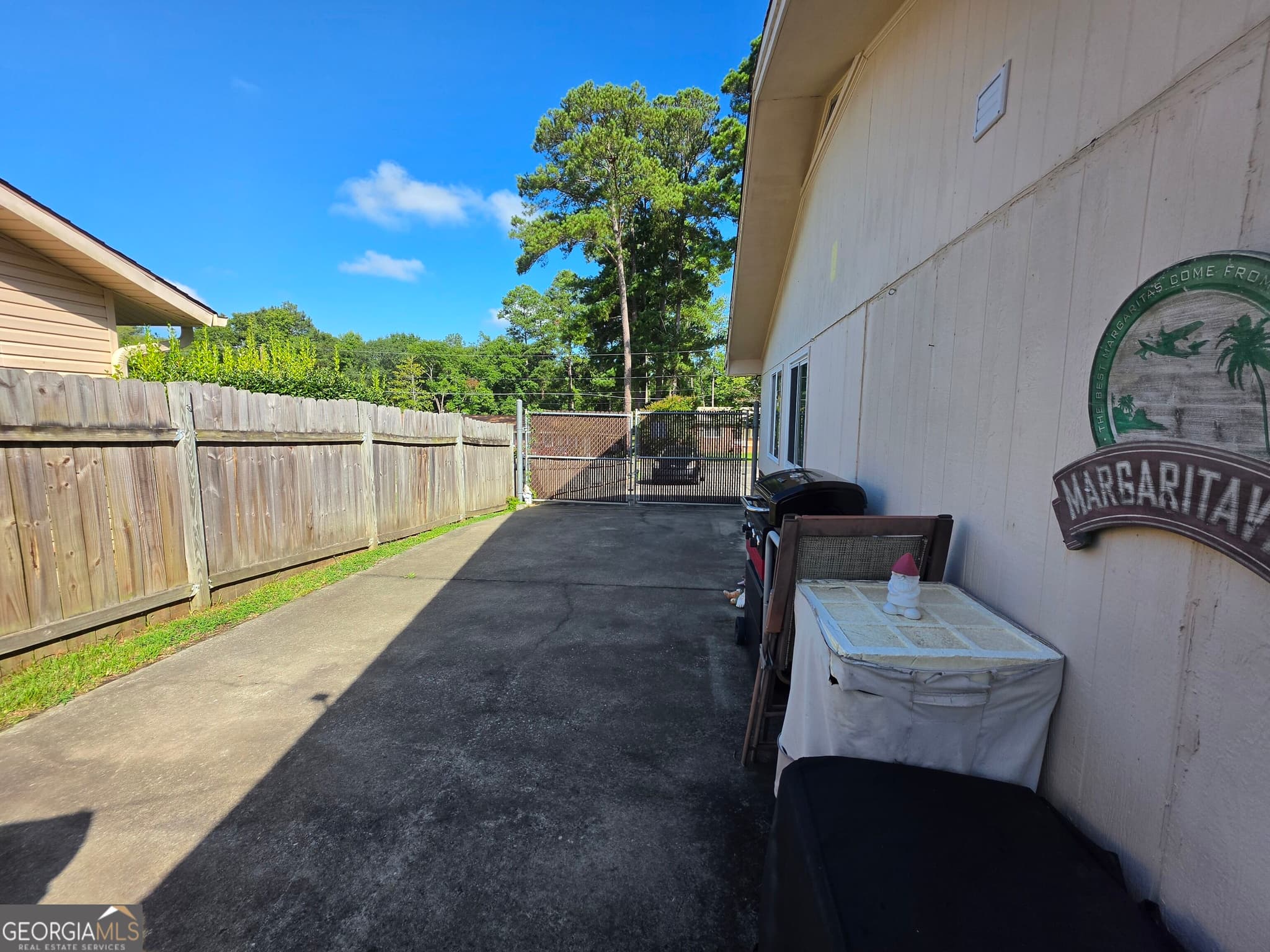 3 bedroom, 2 bathroom, 1,785 sq ft single family residence for sale at 121 Pine Lane Drive, Milledgeville, GA 31061 — photo 8