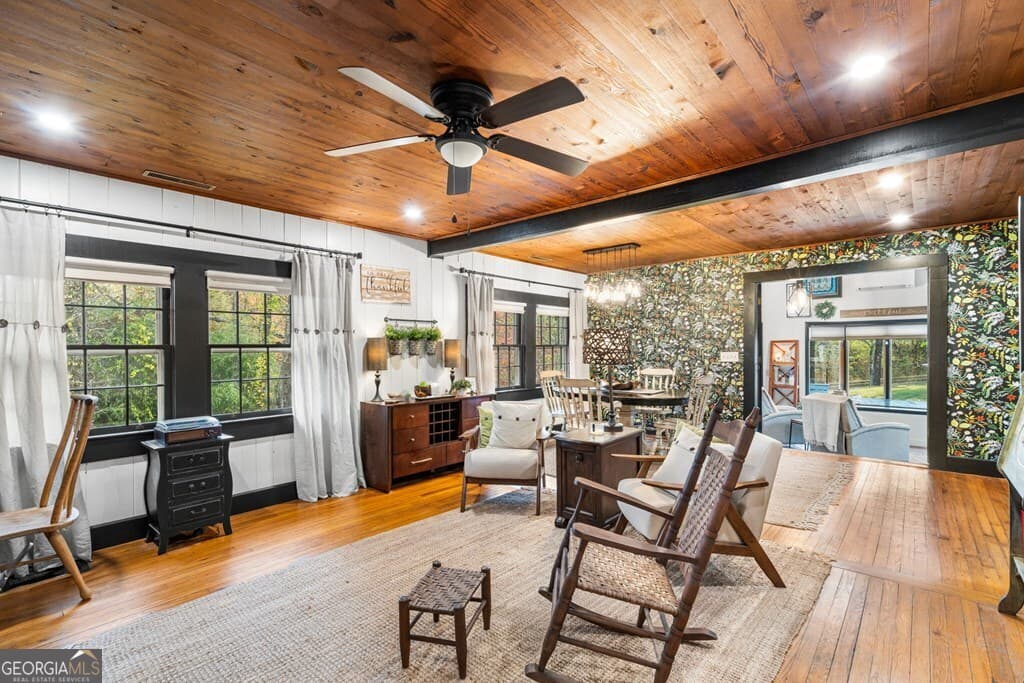 3 bedroom, 2 bathroom mixed use for sale at 106 Settawig Road, Brasstown, NC 28902 — photo 5