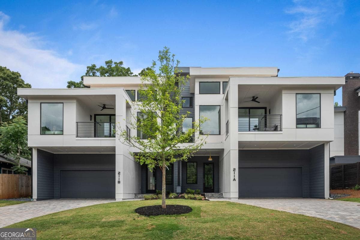 4 bedroom, 3.5 bathroom, 3,163 sq ft townhouse sold at 211 Wilbur Avenue B, Atlanta, GA 30316
