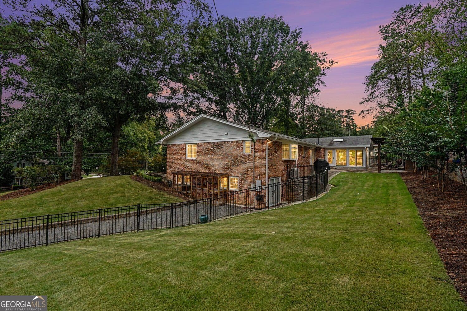 4 bedroom, 4 bathroom, 5,368 sq ft single family residence for sale at 2624 Leslie Drive, Atlanta, GA 30345 — photo 6