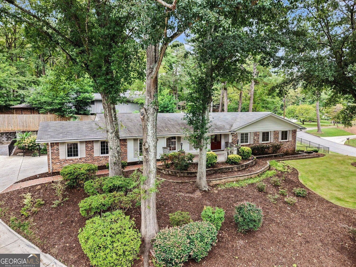 4 bedroom, 4 bathroom, 5,368 sq ft single family residence for sale at 2624 Leslie Drive, Atlanta, GA 30345 — photo 9