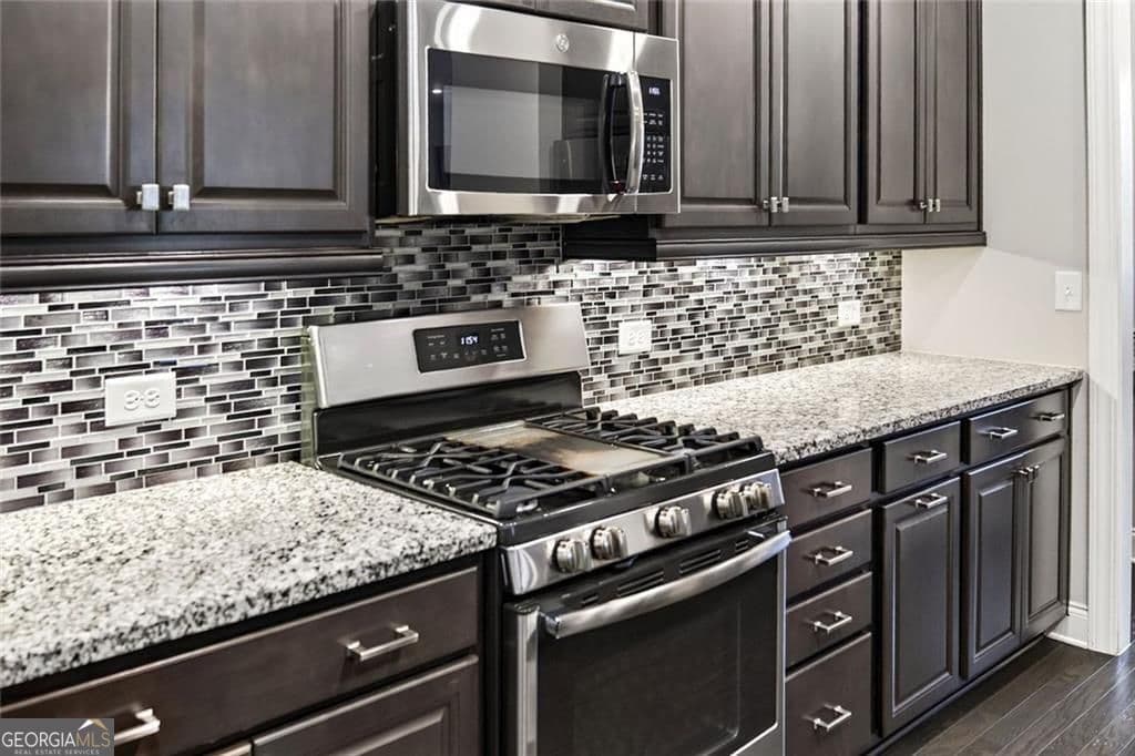 3 bedroom, 3.5 bathroom, 3,028 sq ft single family residence for sale at 411 Cedar Pine Court, Peachtree City, GA 30269 — photo 5