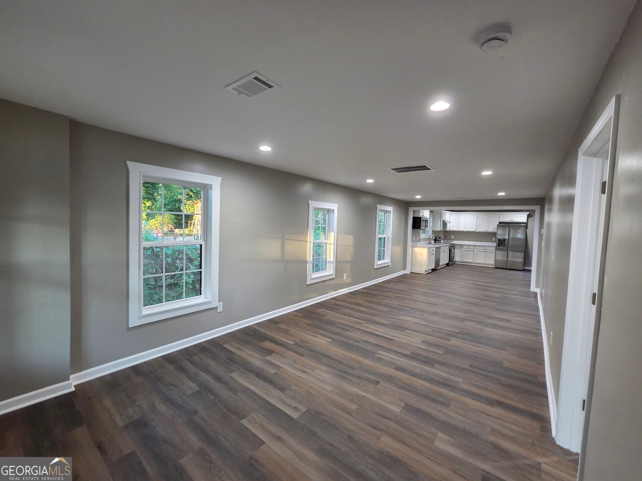 4 bedroom, 2 bathroom, 2,002 sq ft single family residence for sale at 49 Argo Street, Toccoa, GA 30577 — photo 3