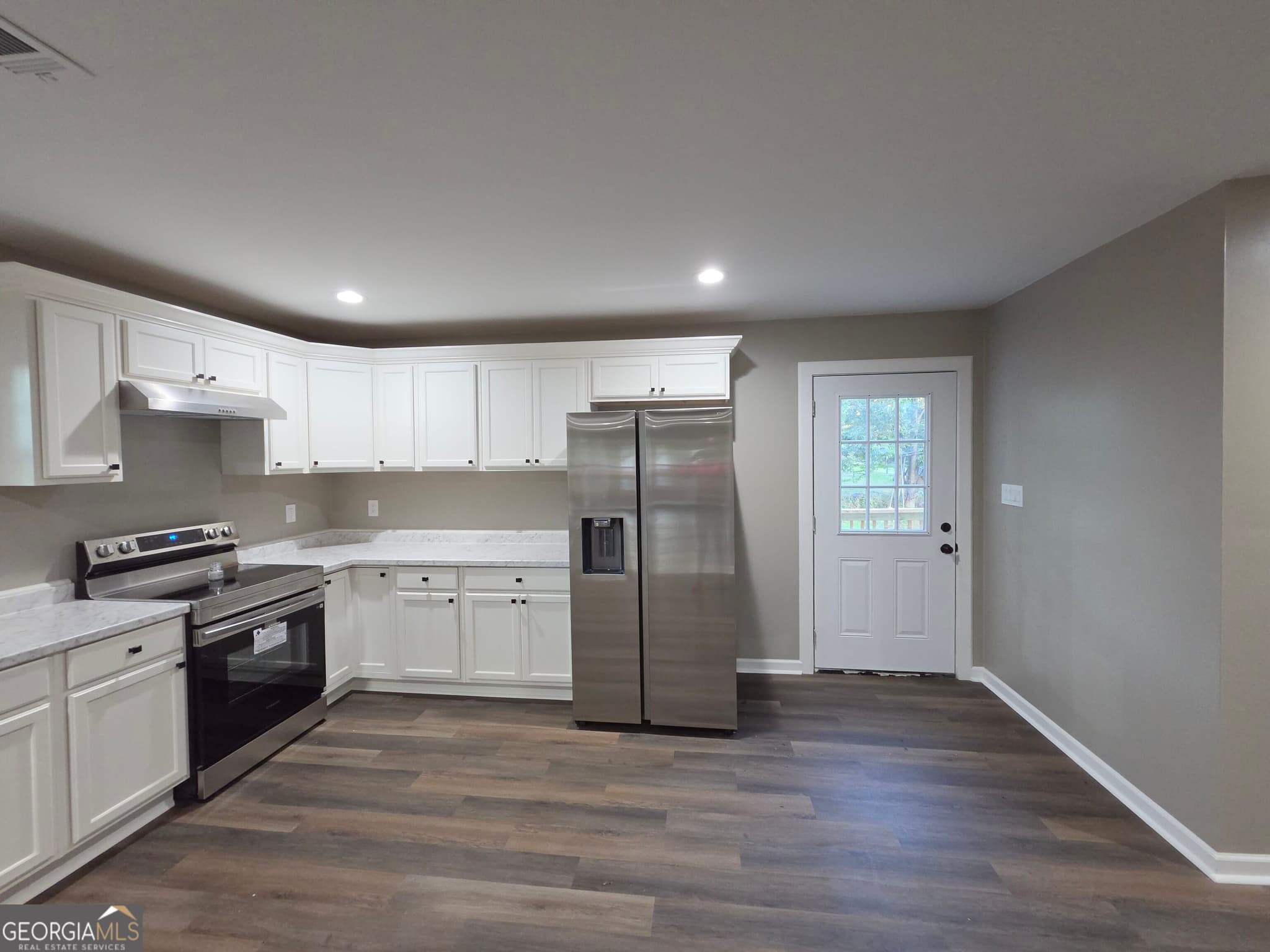 4 bedroom, 2 bathroom, 2,002 sq ft single family residence for sale at 49 Argo Street, Toccoa, GA 30577 — photo 8