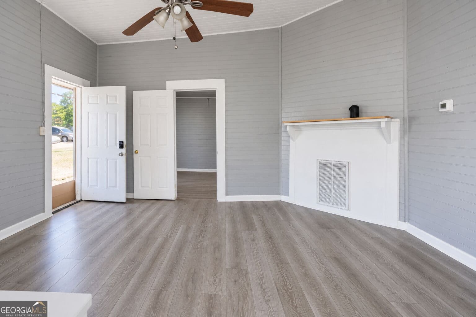 2 bedroom, 1 bathroom single family residence for sale at 324 W Line Street, Calhoun, GA 30701 — photo 3