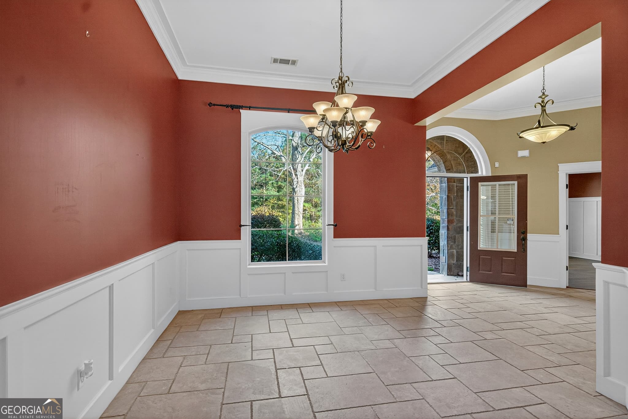 4 bedroom, 3.5 bathroom, 3,134 sq ft single family residence under contract at 101 Riverbluff Drive, Lagrange, GA 30240 — photo 6