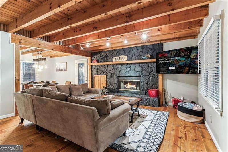 3 bedroom, 4 bathroom, 3,870 sq ft cabin,single family residence for sale at 889 Granny Branch Drive, Blue Ridge, GA 30513 — photo 4