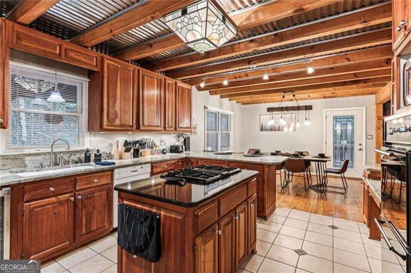 3 bedroom, 4 bathroom, 3,870 sq ft cabin,single family residence for sale at 889 Granny Branch Drive, Blue Ridge, GA 30513 — photo 8