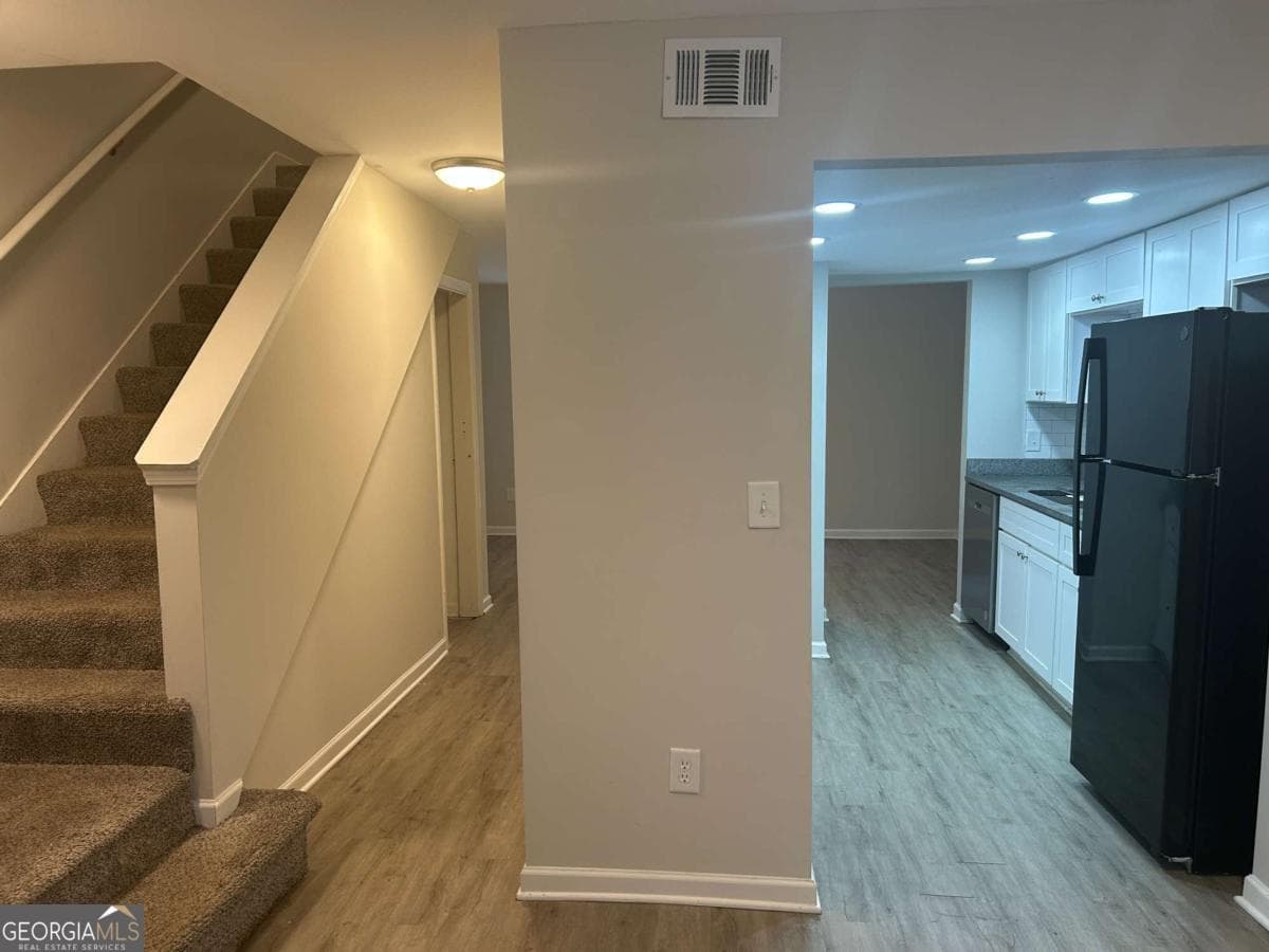 2 bedroom, 1.5 bathroom, 1,728 sq ft townhouse for sale at 2604 Campbellton Road B4, Atlanta, GA 30311 — photo 2