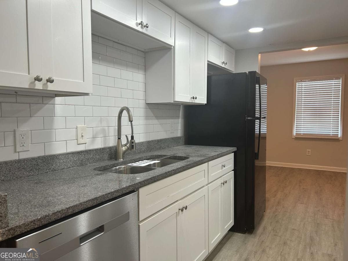 2 bedroom, 1.5 bathroom, 1,728 sq ft townhouse for sale at 2604 Campbellton Road B4, Atlanta, GA 30311 — photo 6