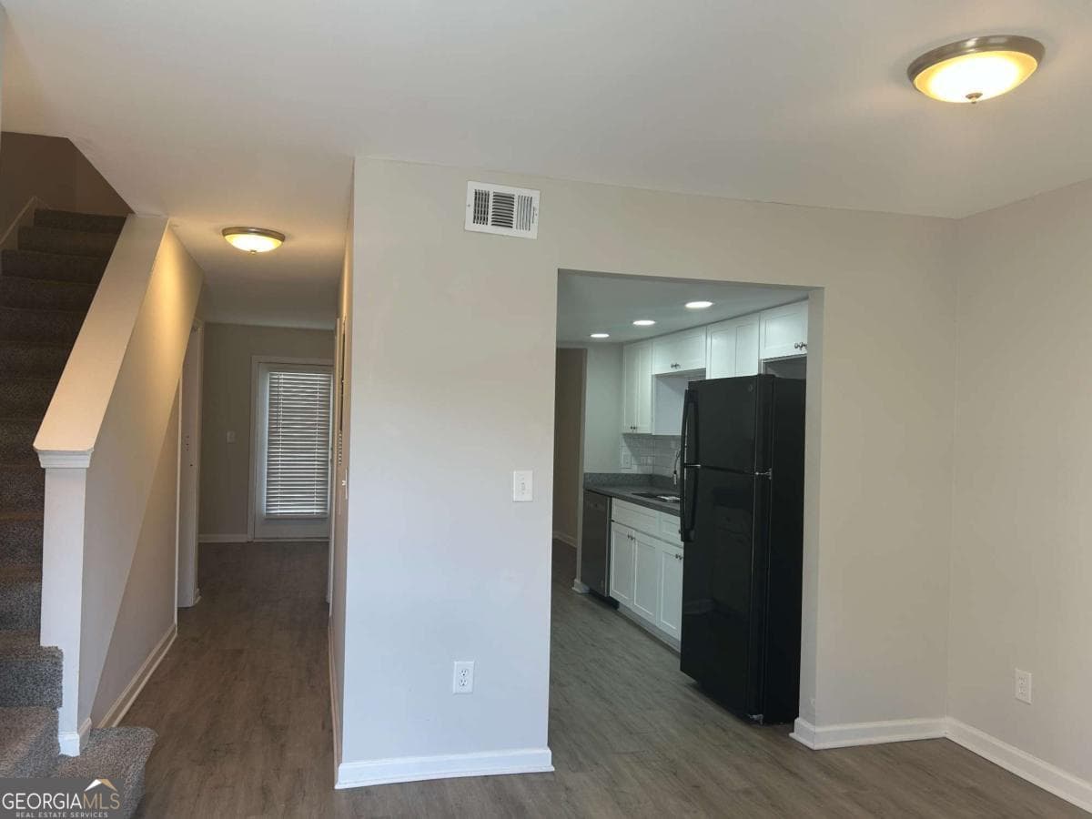 2 bedroom, 1.5 bathroom, 1,728 sq ft townhouse for sale at 2604 Campbellton Road B4, Atlanta, GA 30311 — photo 3
