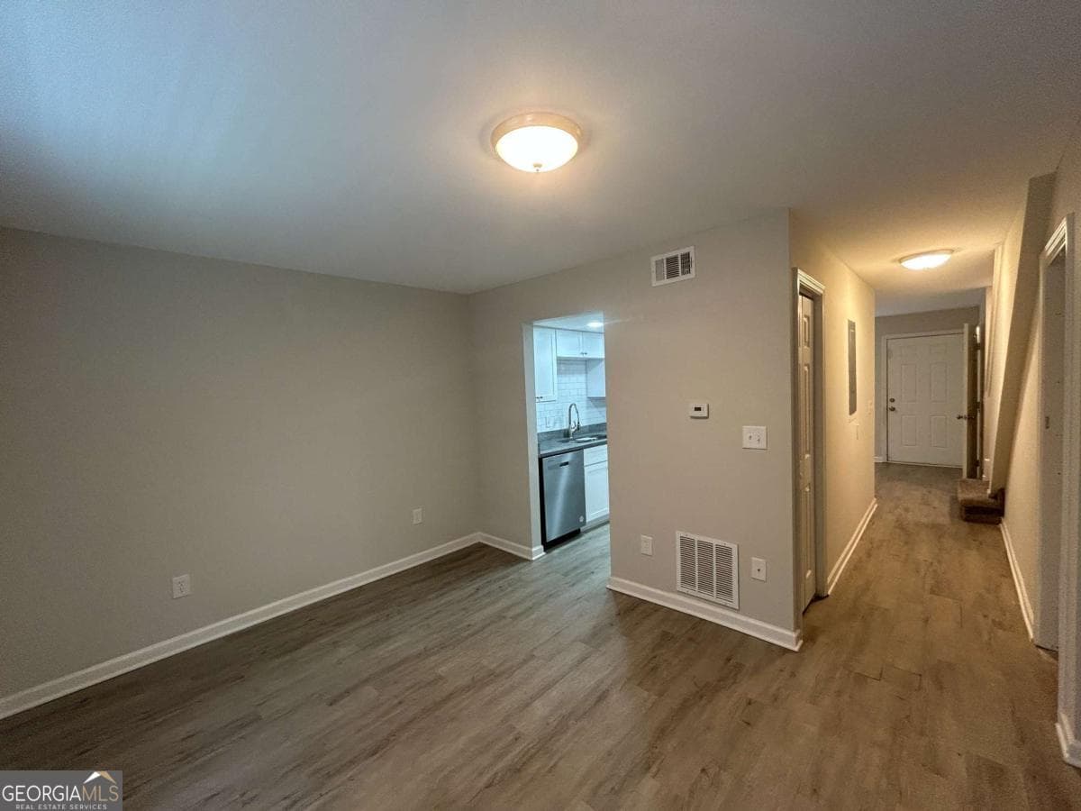 2 bedroom, 1.5 bathroom, 1,728 sq ft townhouse for sale at 2604 Campbellton Road B4, Atlanta, GA 30311 — photo 4