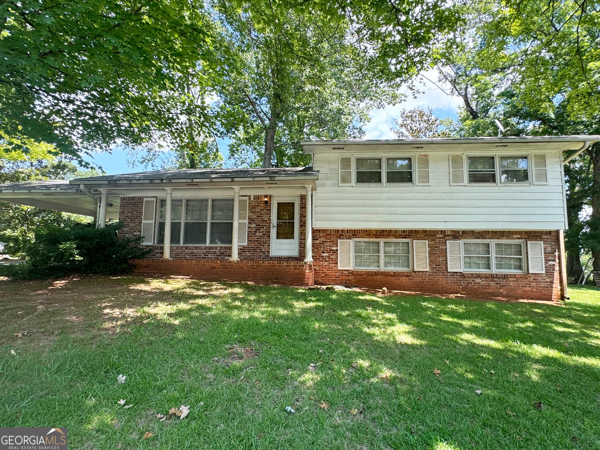 4 bedroom, 2 bathroom, 2,217 sq ft single family residence sold at 6576 Randall Mark Drive, Morrow, GA 30260