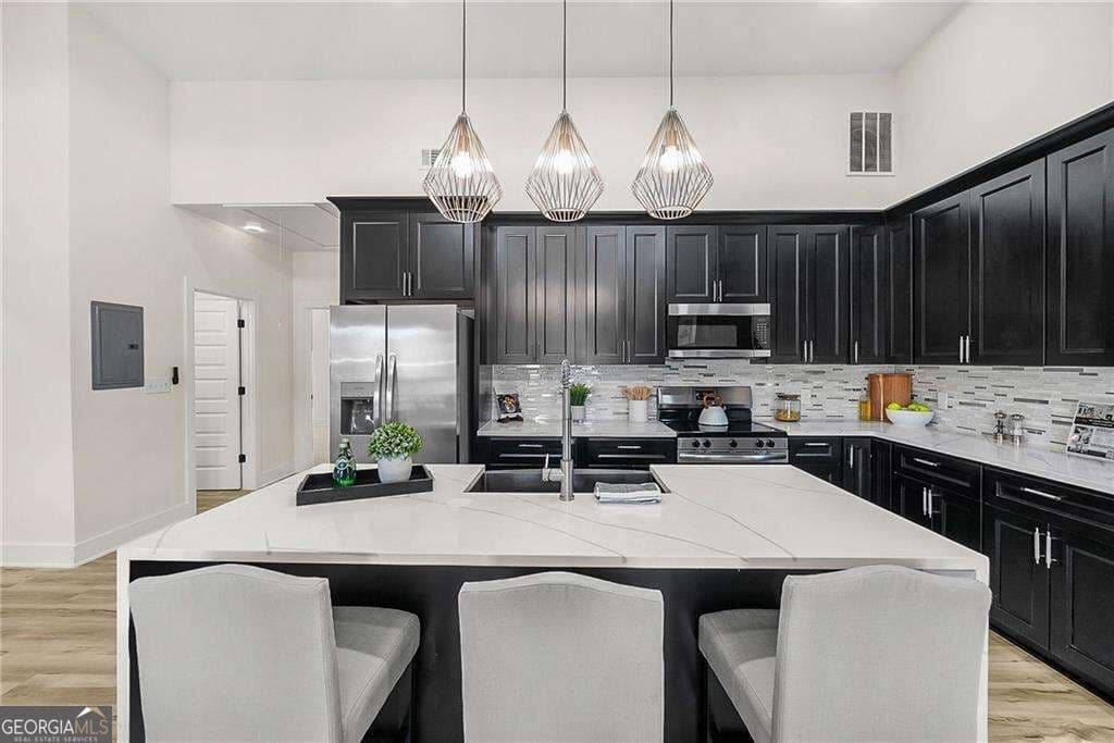4 bedroom, 3 bathroom, 2,380 sq ft single family residence for sale at 2847 Forrest Hills Drive, Atlanta, GA 30315 — photo 6