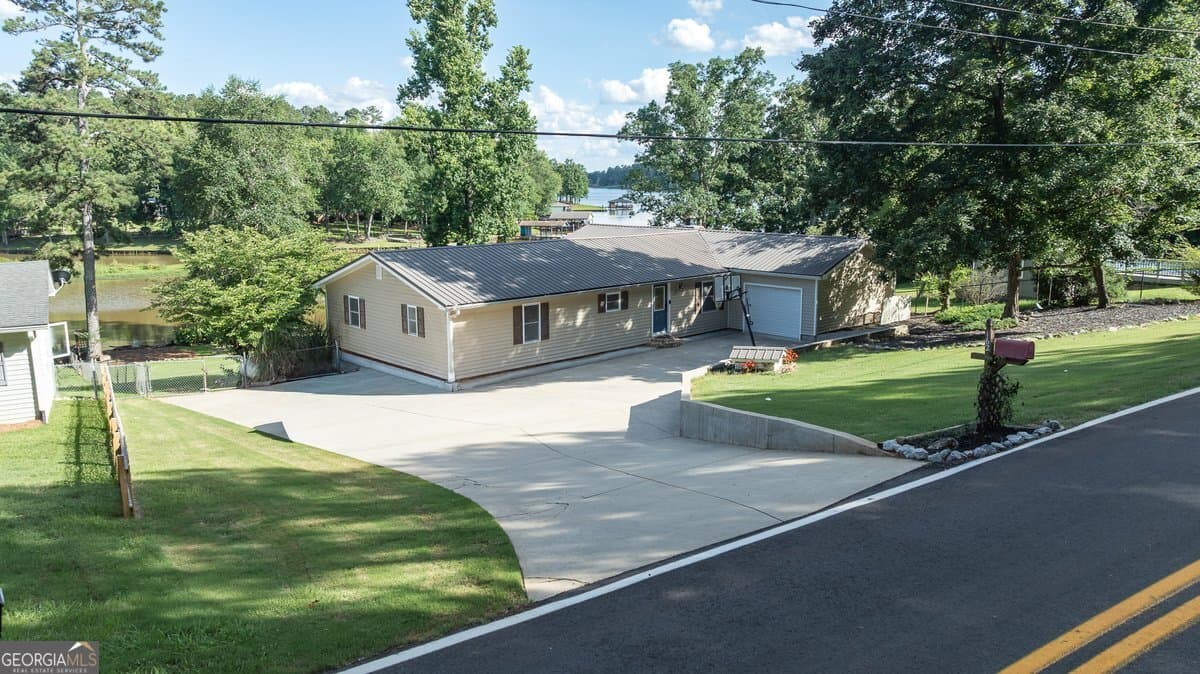 3 bedroom, 4 bathroom, 2,488 sq ft manufactured home,single family residence for sale at 162 Quail Knoll Drive, Eatonton, GA 31024 — photo 3