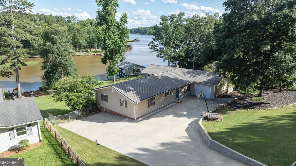 3 bedroom, 4 bathroom, 2,488 sq ft manufactured home,single family residence for sale at 162 Quail Knoll Drive, Eatonton, GA 31024