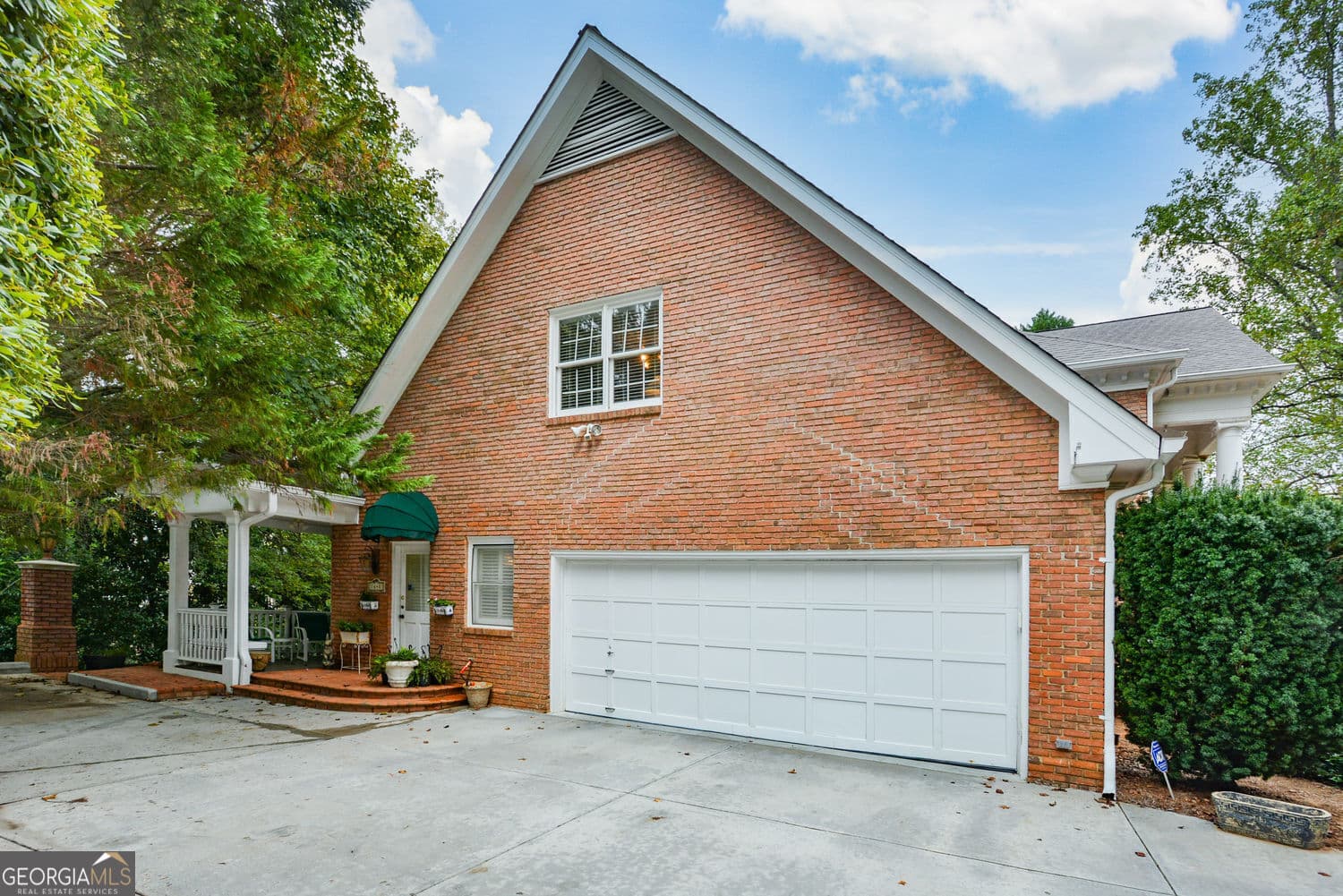 6 bedroom, 6 bathroom, 7,000 sq ft single family residence for rent at 1640 Lazy River Lane, Sandy Springs, GA 30350 for $9,995 a month — photo 7