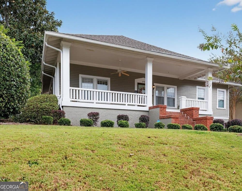4 bedroom, 2 bathroom, 2,196 sq ft single family residence for sale at 173 Pierce Avenue, Macon, GA 31204 — photo 1 of 33