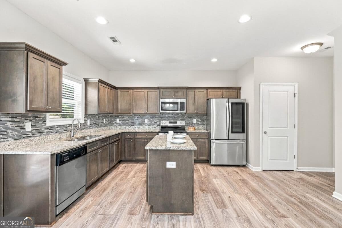 4 bedroom, 2.5 bathroom single family residence for sale at 601 Monticello Lane, Mcdonough, GA 30253 — photo 9