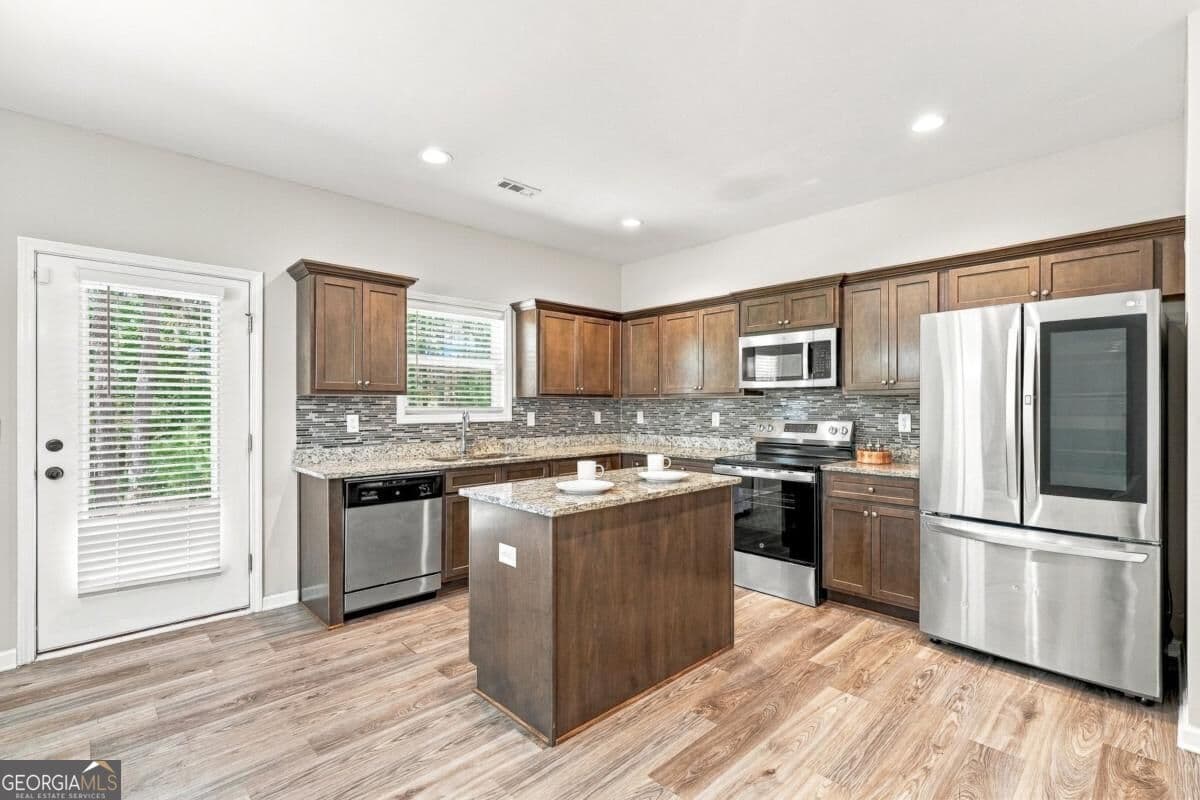 4 bedroom, 2.5 bathroom single family residence for sale at 601 Monticello Lane, Mcdonough, GA 30253 — photo 8