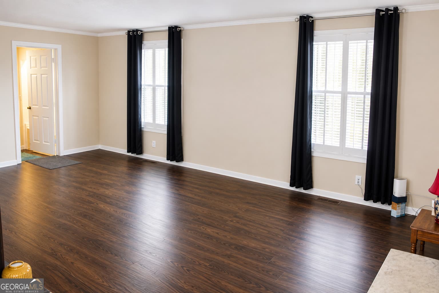 3 bedroom, 2.5 bathroom, 2,144 sq ft single family residence for sale at 713 Magnolia Drive, Waycross, GA 31501 — photo 6