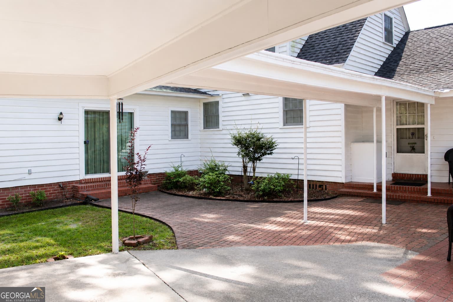 3 bedroom, 2.5 bathroom, 2,144 sq ft single family residence for sale at 713 Magnolia Drive, Waycross, GA 31501 — photo 5