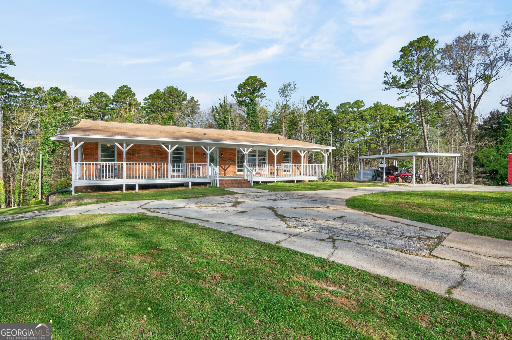 3 bedroom, 1.5 bathroom, 1,800 sq ft single family residence for rent at 3460 Maynard Circle, Gainesville, GA 30506 for $2,000 a month