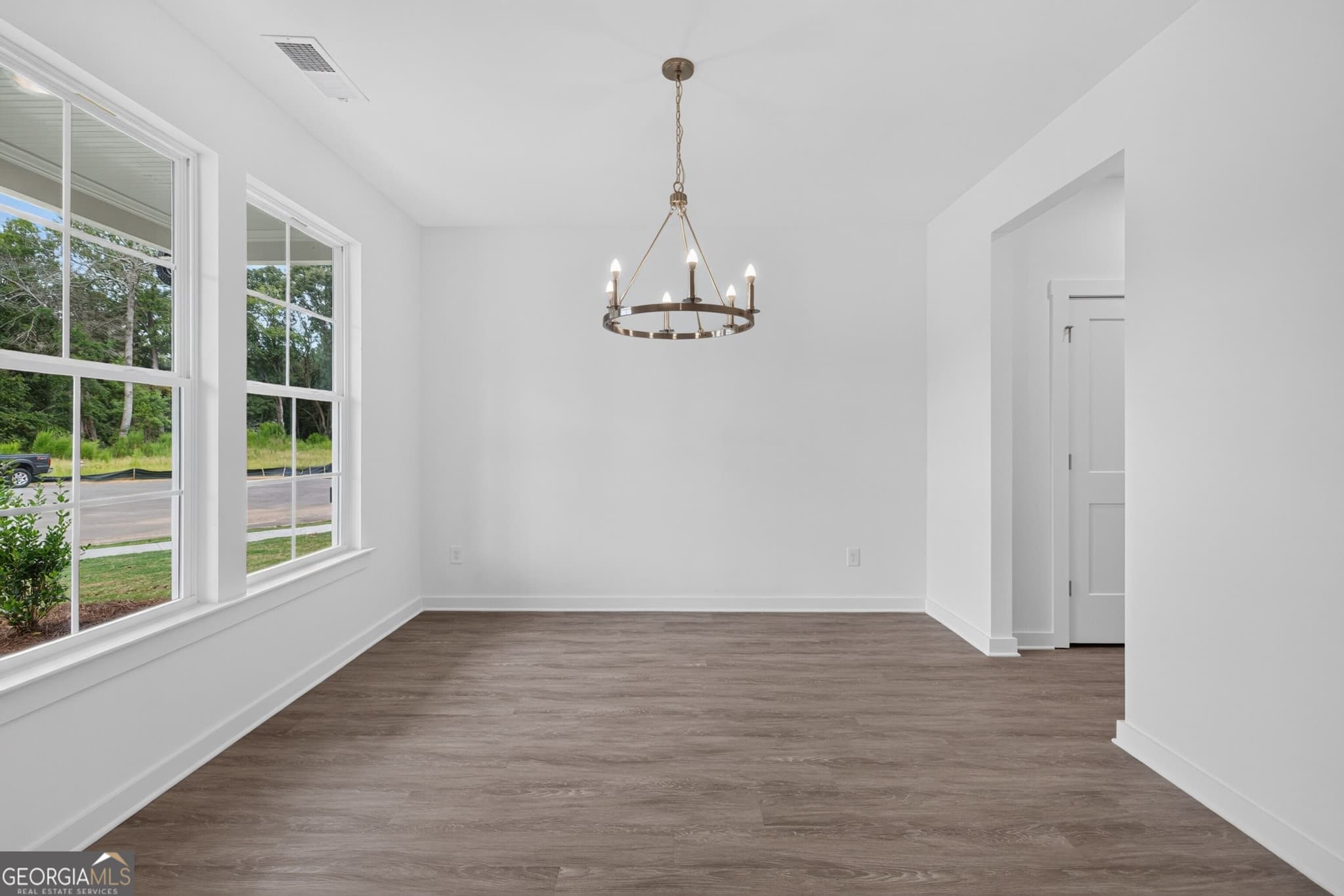 4 bedroom, 2.5 bathroom, 2,159 sq ft single family residence for sale at 384 Crimson Feather Drive, Jefferson, GA 30549 — photo 8