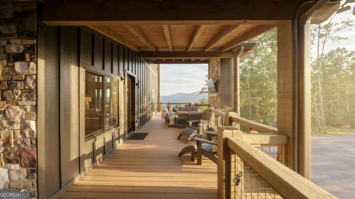 4 bedroom, 4.5 bathroom, 4,395 sq ft cabin,single family residence for sale at 633 Wilderness Way, Blue Ridge, GA 30513 — photo 5