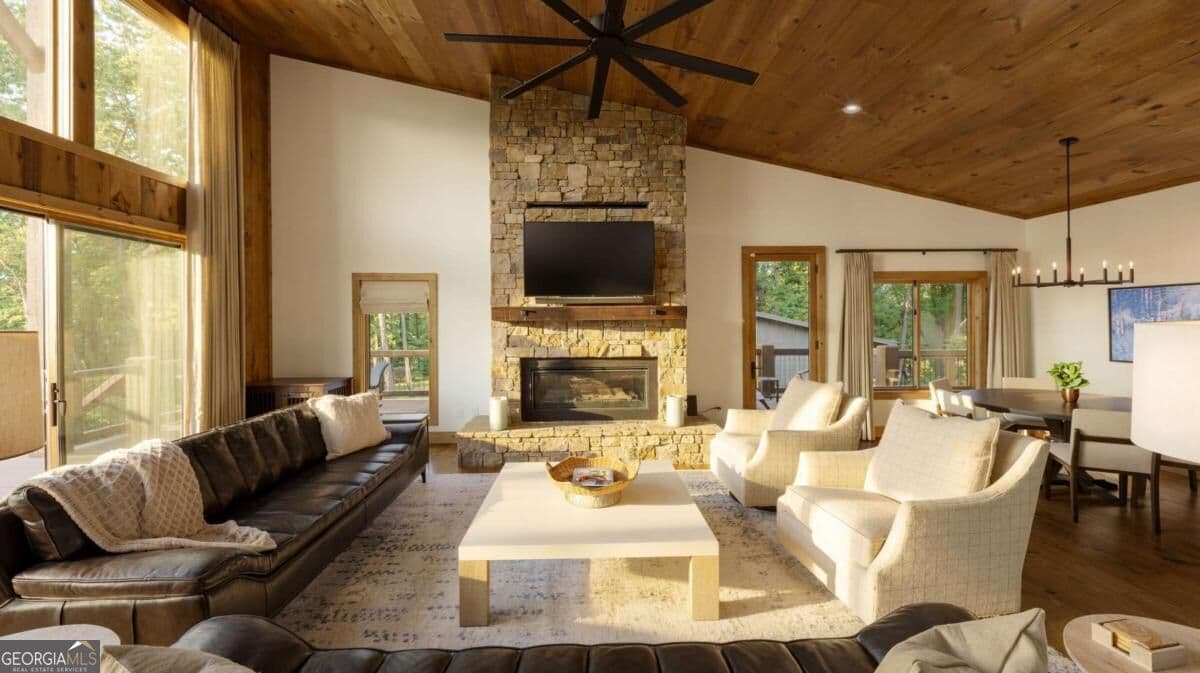 4 bedroom, 4.5 bathroom, 4,395 sq ft cabin,single family residence for sale at 633 Wilderness Way, Blue Ridge, GA 30513 — photo 10