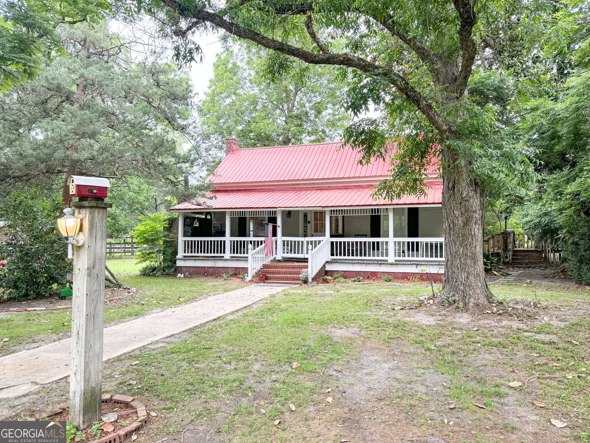 4 bedroom, 3 bathroom, 3,262 sq ft single family residence sold at 4596 Joyner Road, Blackshear, GA 31516