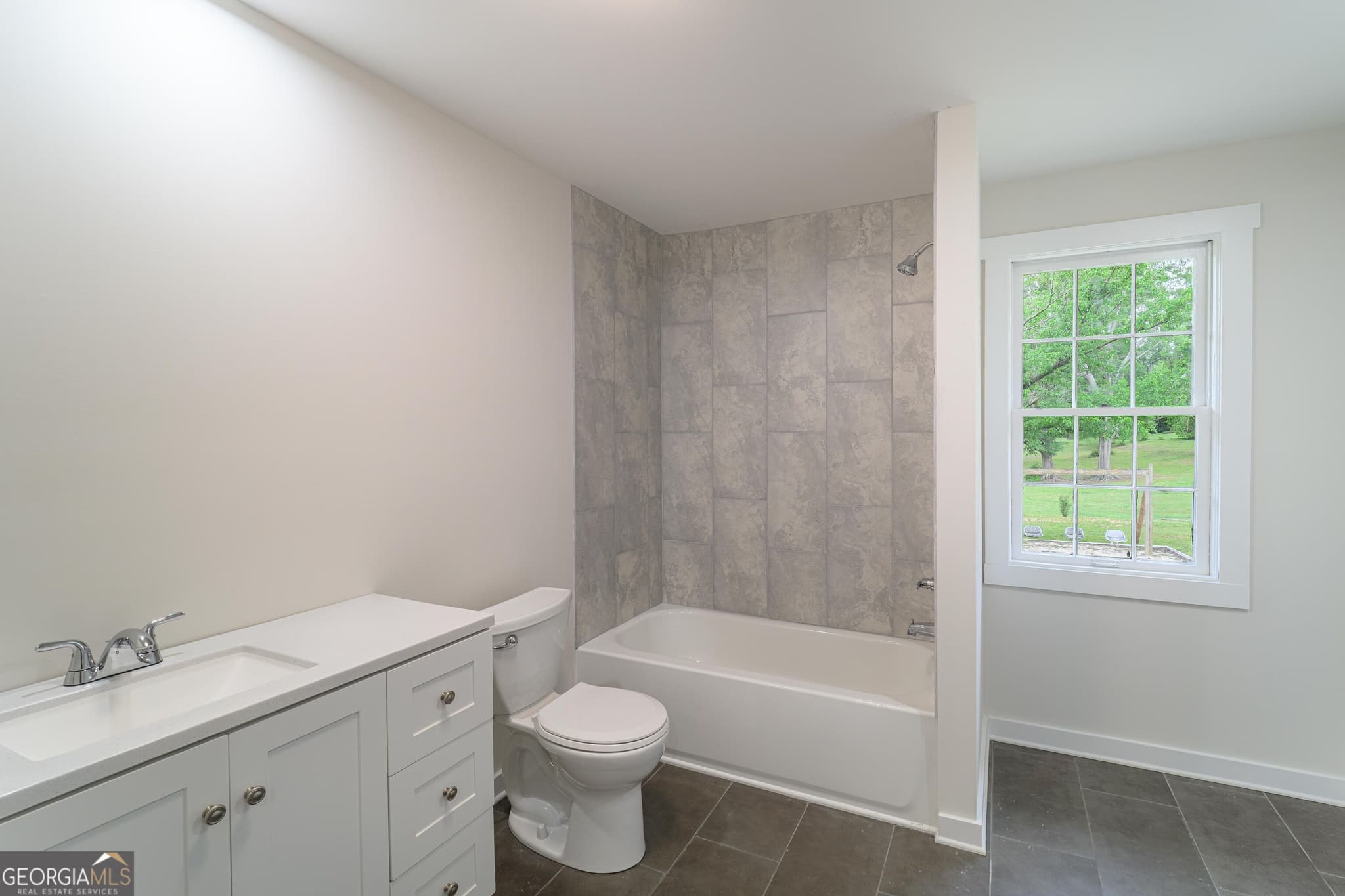 4 bedroom, 3 bathroom, 2,202 sq ft single family residence for sale at 418 Lamb Road, Moreland, GA 30259 — photo 6