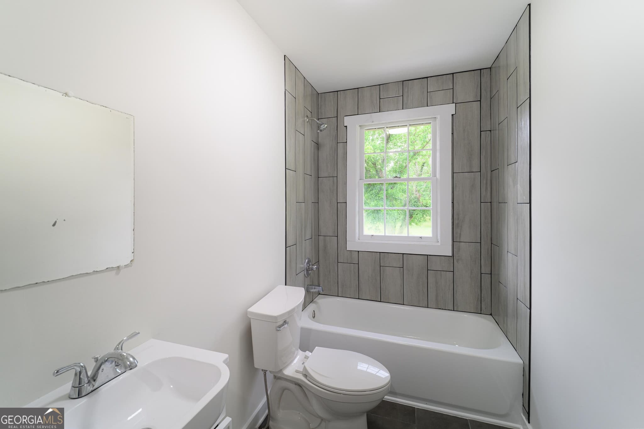 4 bedroom, 3 bathroom, 2,202 sq ft single family residence for sale at 418 Lamb Road, Moreland, GA 30259 — photo 10