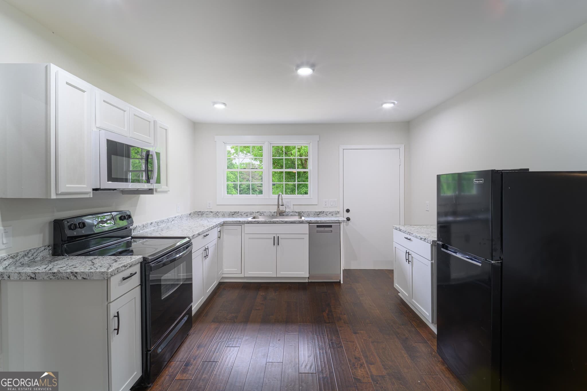 4 bedroom, 3 bathroom, 2,202 sq ft single family residence for sale at 418 Lamb Road, Moreland, GA 30259 — photo 8