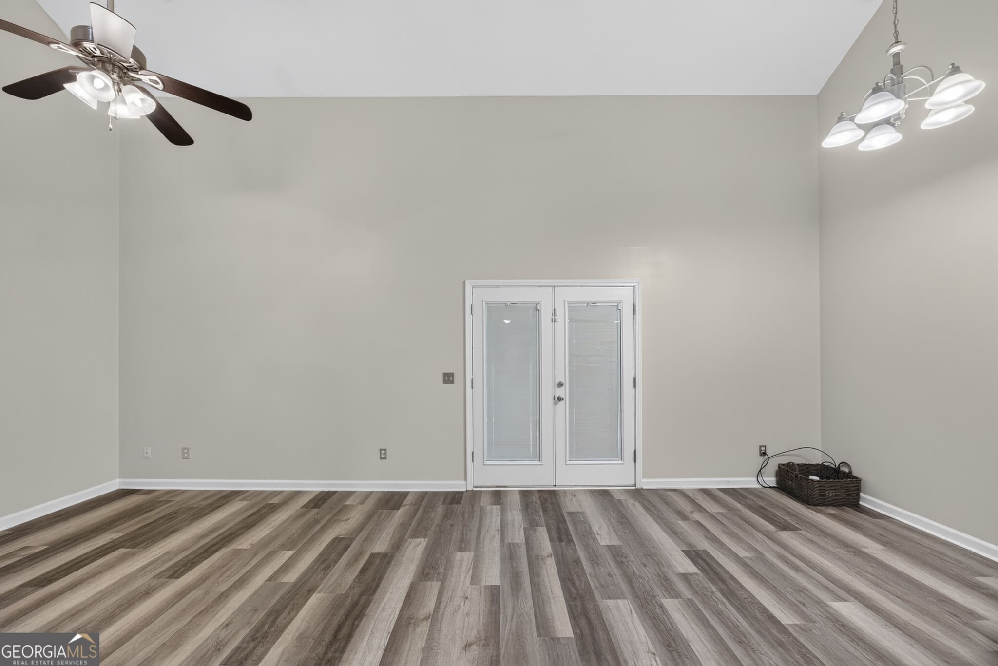 3 bedroom, 2 bathroom, 1,427 sq ft townhouse under contract at 6350 Olde Towne Drive, Columbus, GA 31907 — photo 8