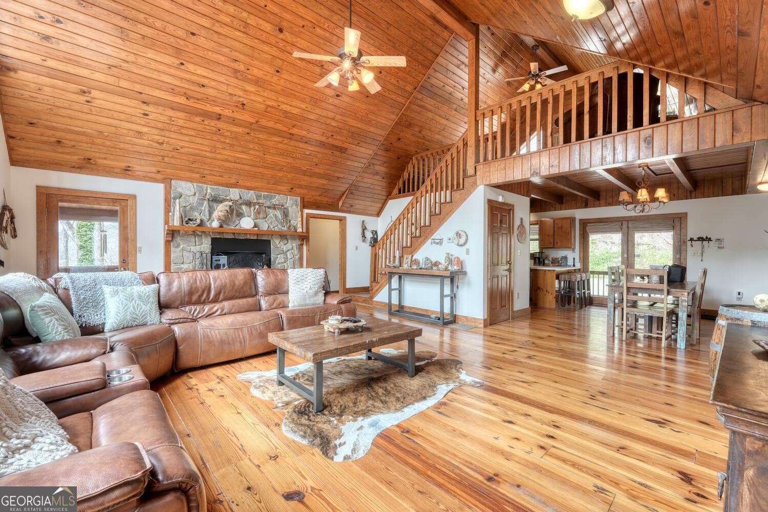3 bedroom, 3 bathroom cabin,single family residence for sale at 575 Carolina Springs Lane, Franklin, NC 28734 — photo 7