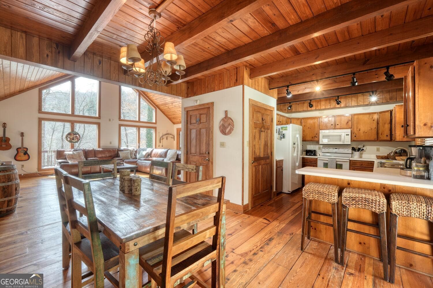 3 bedroom, 3 bathroom cabin,single family residence for sale at 575 Carolina Springs Lane, Franklin, NC 28734 — photo 4