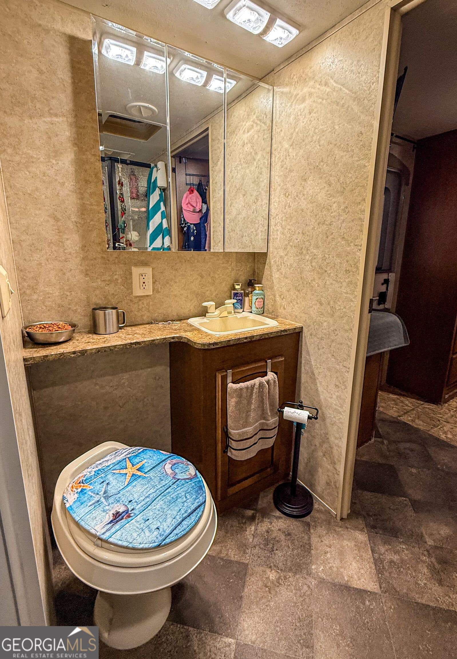 1 bedroom, 1 bathroom, 300 sq ft single family residence for sale at 158 Canyon Pass Drive, Cleveland, GA 30528 — photo 8