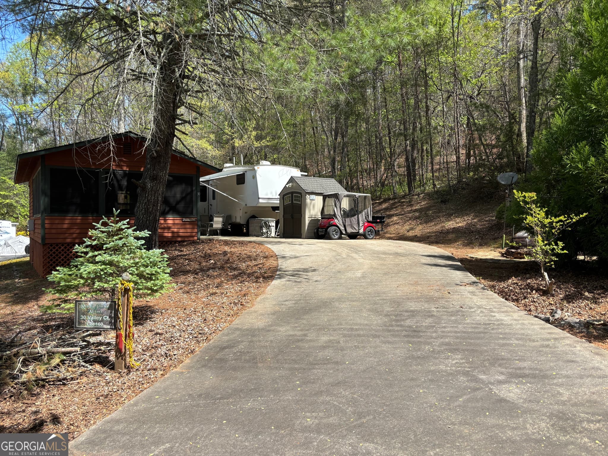 1 bedroom, 2 bathroom cabin,single family residence for sale at 30 Valley Court, Cleveland, GA 30528 — photo 2