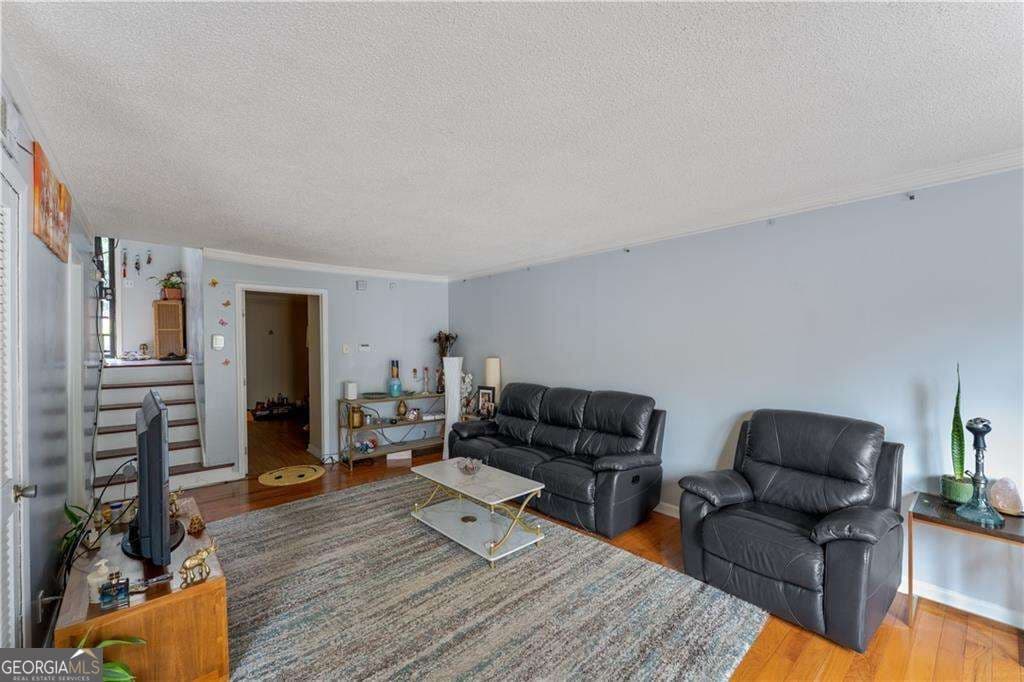 4 bedroom, 2.5 bathroom, 2,585 sq ft condominium for sale at 2523 Bradford Square, Atlanta, GA 30345 — photo 6