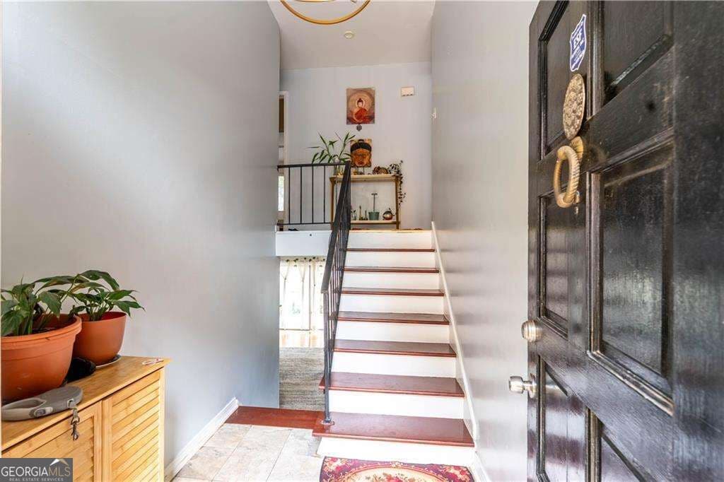 4 bedroom, 2.5 bathroom, 2,585 sq ft condominium for sale at 2523 Bradford Square, Atlanta, GA 30345 — photo 3