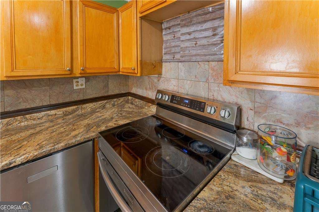 4 bedroom, 2.5 bathroom, 2,585 sq ft condominium for sale at 2523 Bradford Square, Atlanta, GA 30345 — photo 10