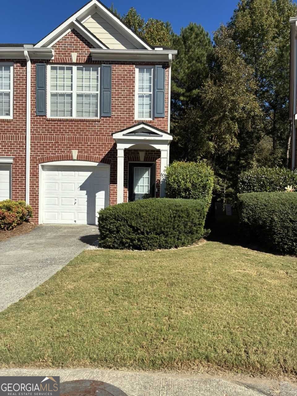 2 bedroom, 2 bathroom, 1,018 sq ft townhouse for rent at 3274 Mill Springs Circle, Buford, GA 30519 for $2,100 a month — photo 1 of 7