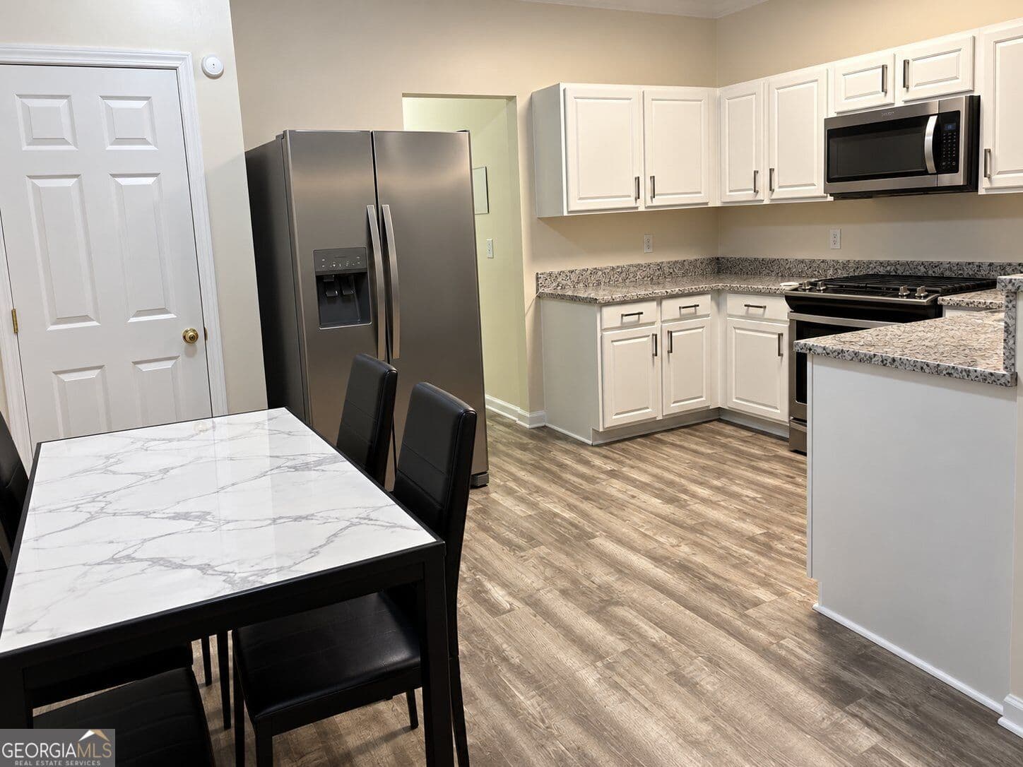 2 bedroom, 2 bathroom, 1,018 sq ft townhouse for rent at 3274 Mill Springs Circle, Buford, GA 30519 for $2,100 a month — photo 4