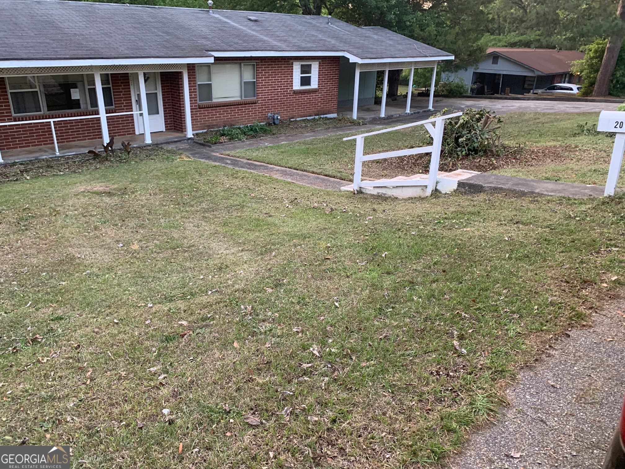 3 bedroom, 1.5 bathroom, 1,445 sq ft single family residence under contract at 201 Davis Drive, Centerville, GA 31028